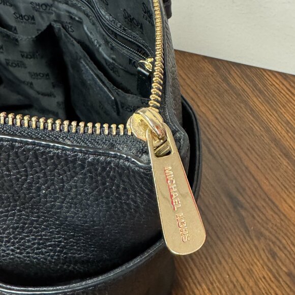 Michael Kors Jet Set Pebbled Leather Tote – Black – Excellent Condition - Picture 6 of 8